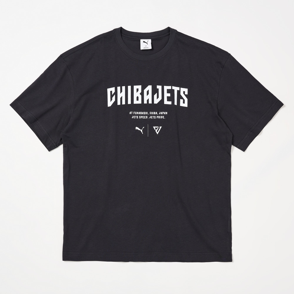 PUMA CHIBAJETS TYPO-LOGO RELAX TEE 詳細画像 チャコール 1