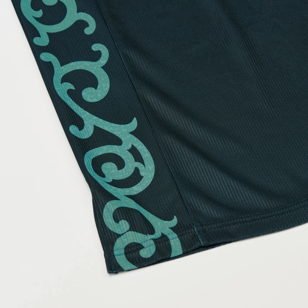 【11/21(金)12時予約開始】15周年記念オーセンティックユニフォーム（2025-26）ネームナンバー加工なし 詳細画像 ONE 3