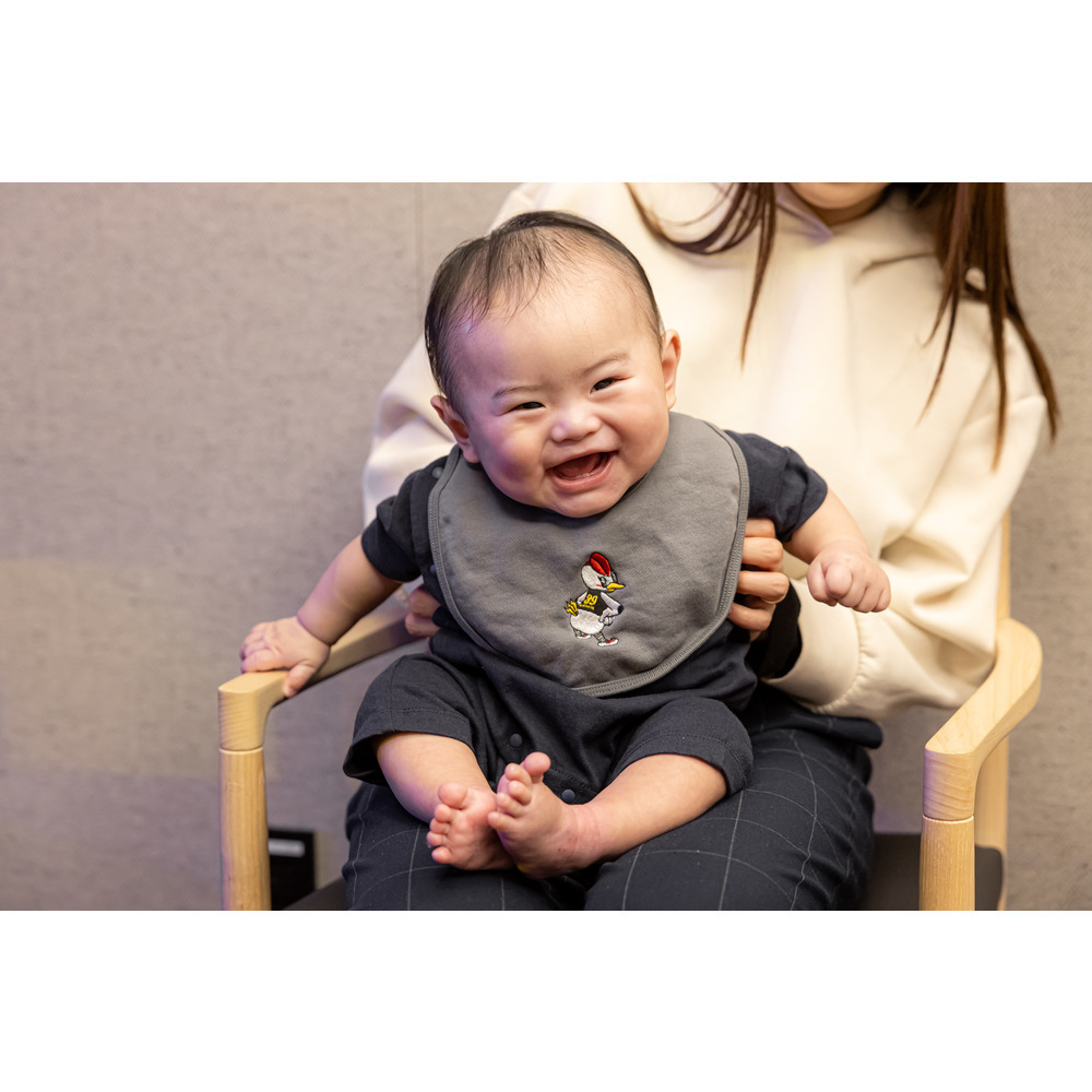 【EC限定】 刺繍ベビースタイ 10.0オンス 2025-26 【サンダくんフェイスver.】 詳細画像 スミ 2