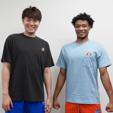 カレッジロゴ×ロボスケひょっこりTシャツ