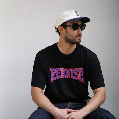 アーチロゴTシャツ